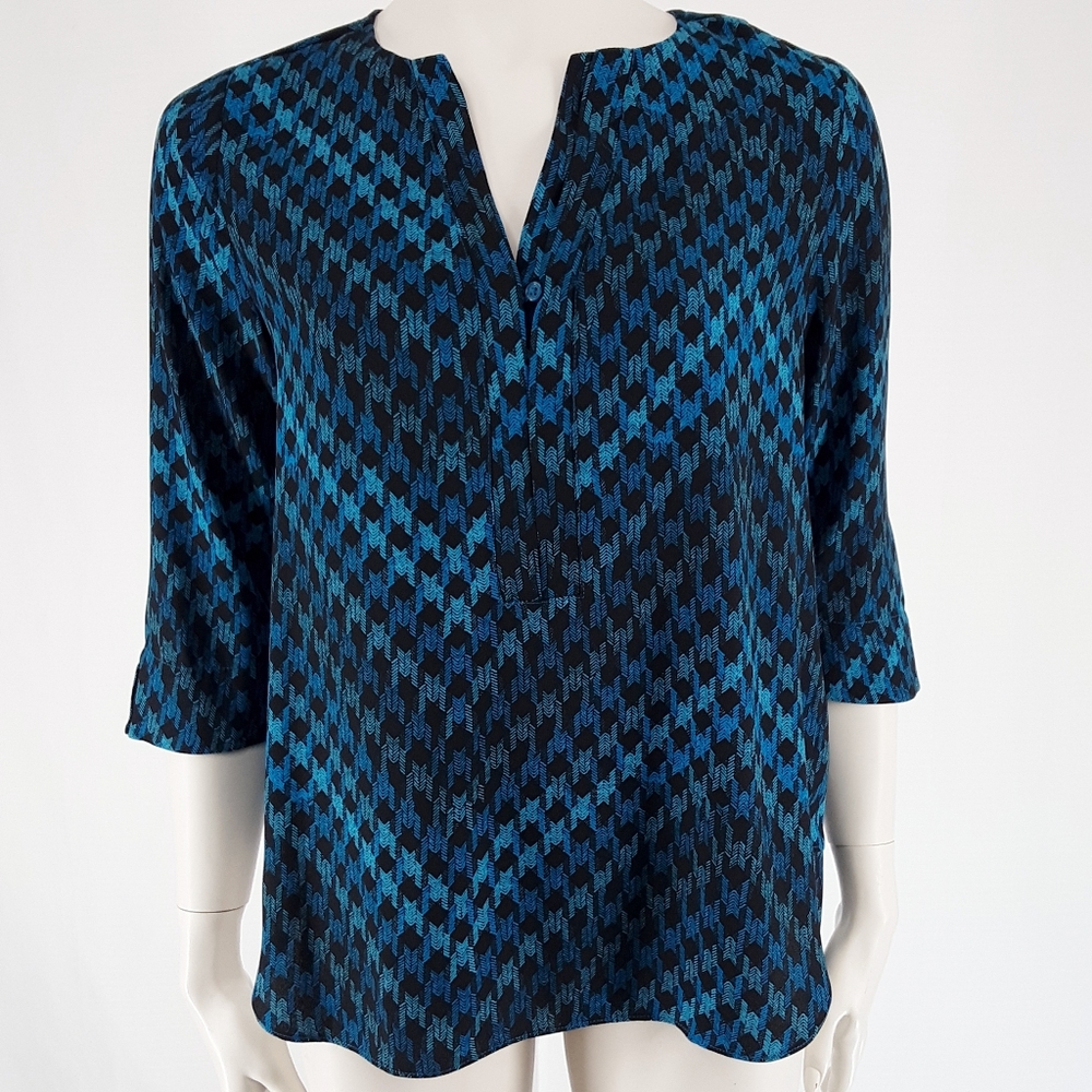 🚫SOLD🚫 Dana Buchman | Pintuck V Neck Tunic